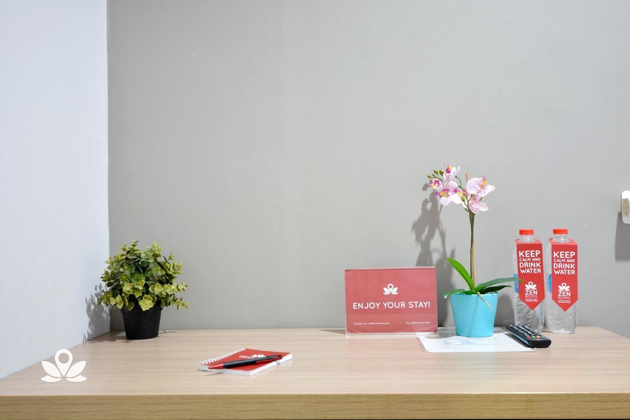 Zen Rooms Karet Pedurenan ジャカルタ エクステリア 写真
